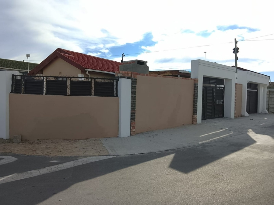  Bedroom Property for Sale in Llitha Park Western Cape